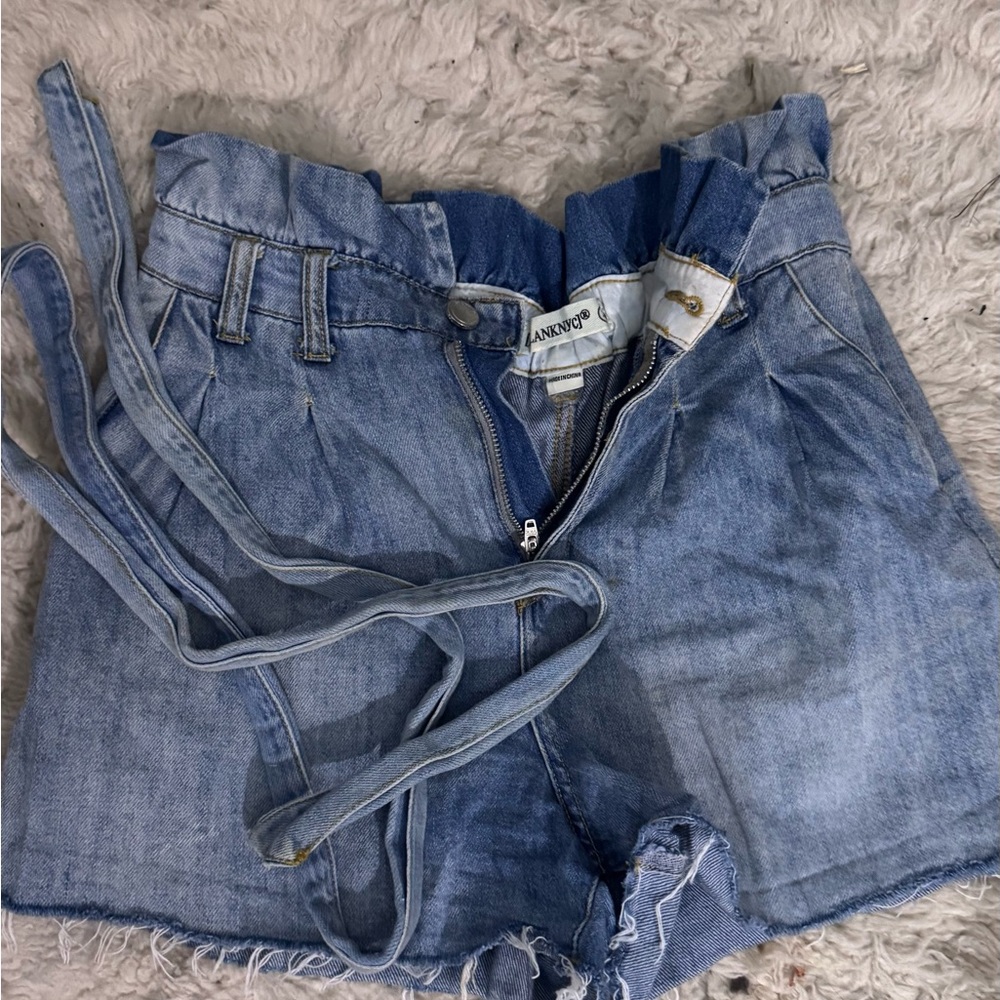 BLANKNYC PAPERBAG DENIM SHORTS SIZE S. LIKE NEW